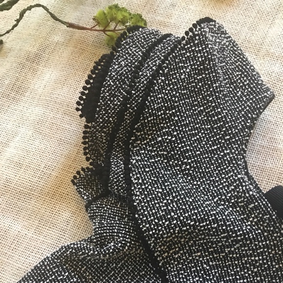 Banana Republic Off The Shoulder Top - Picture 5 of 5